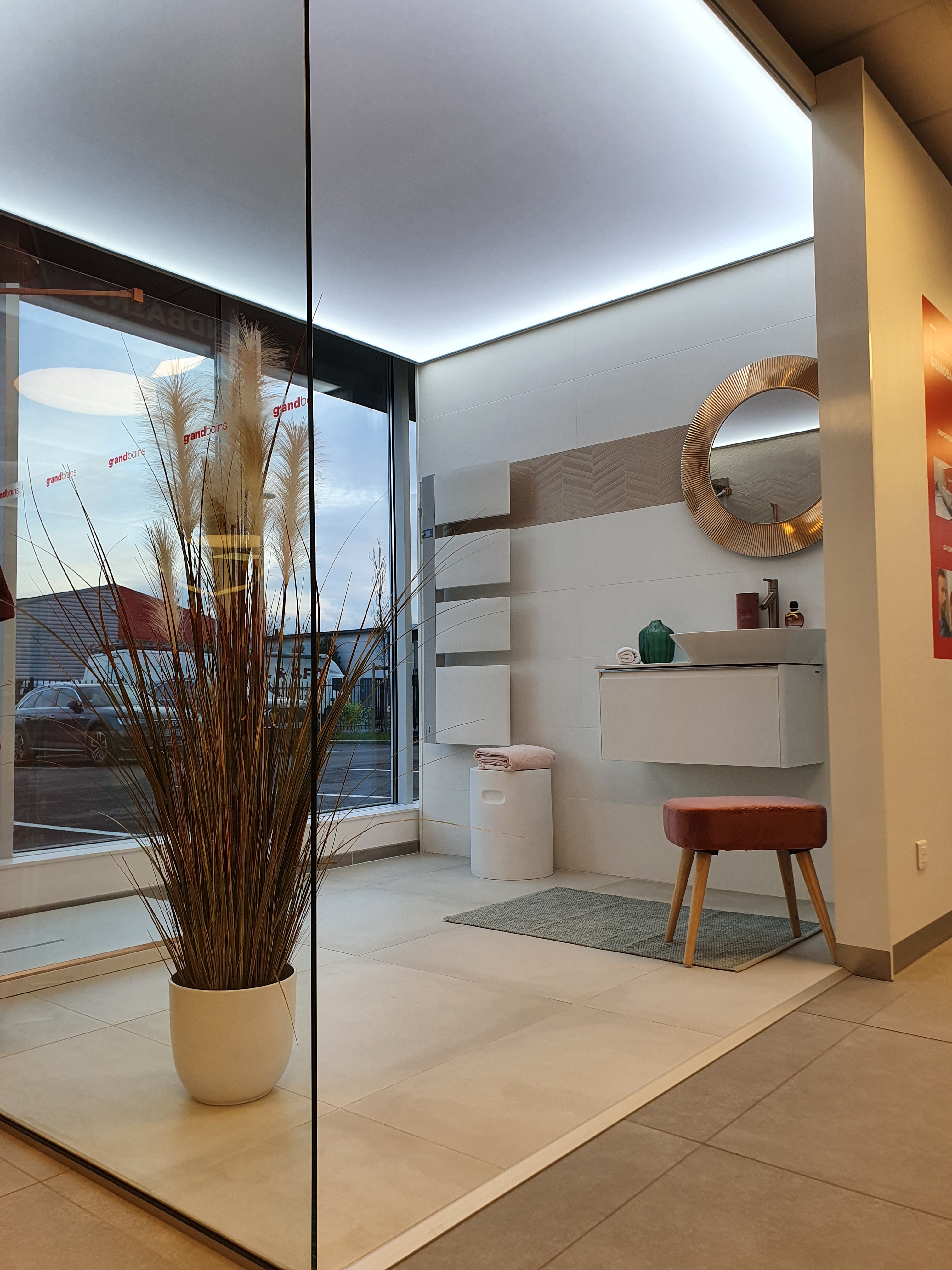 ©Grandbains - Enseigne Lomme (59) - showroom intérieur