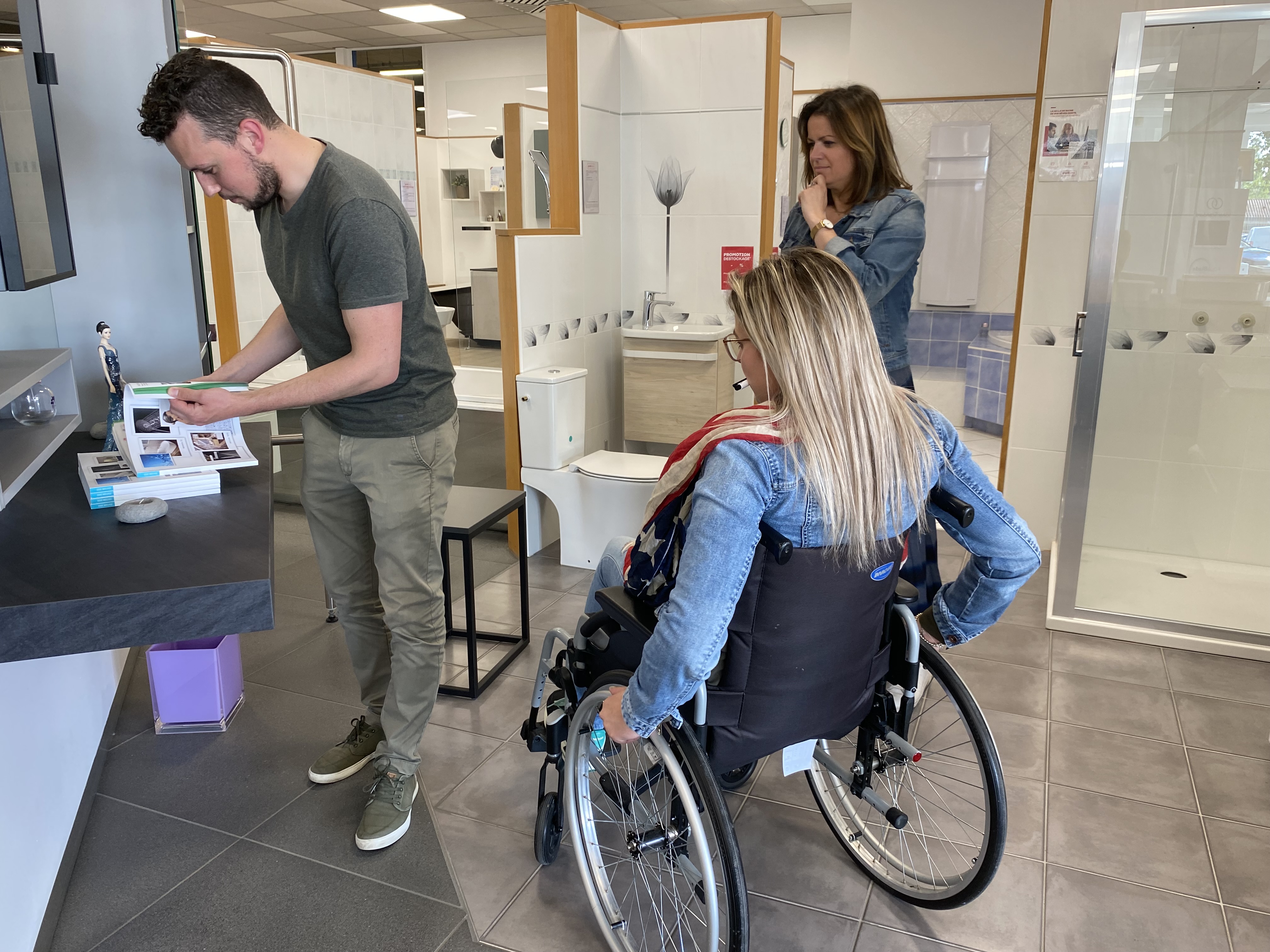 Enseigne Grandbains - Formation "Personnes à Mobilité Réduite"
